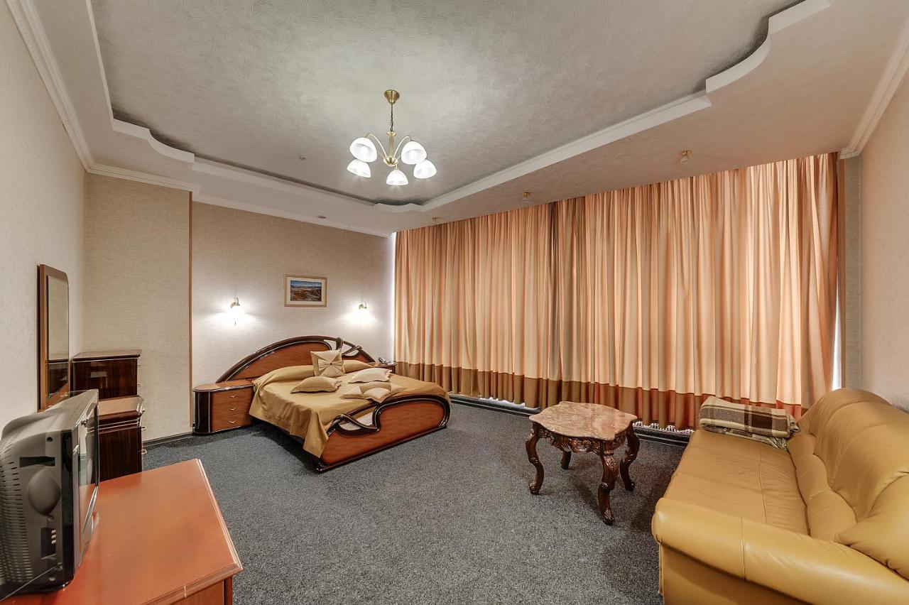 Soborniy Hotel Zaporizhia ภายนอก รูปภาพ