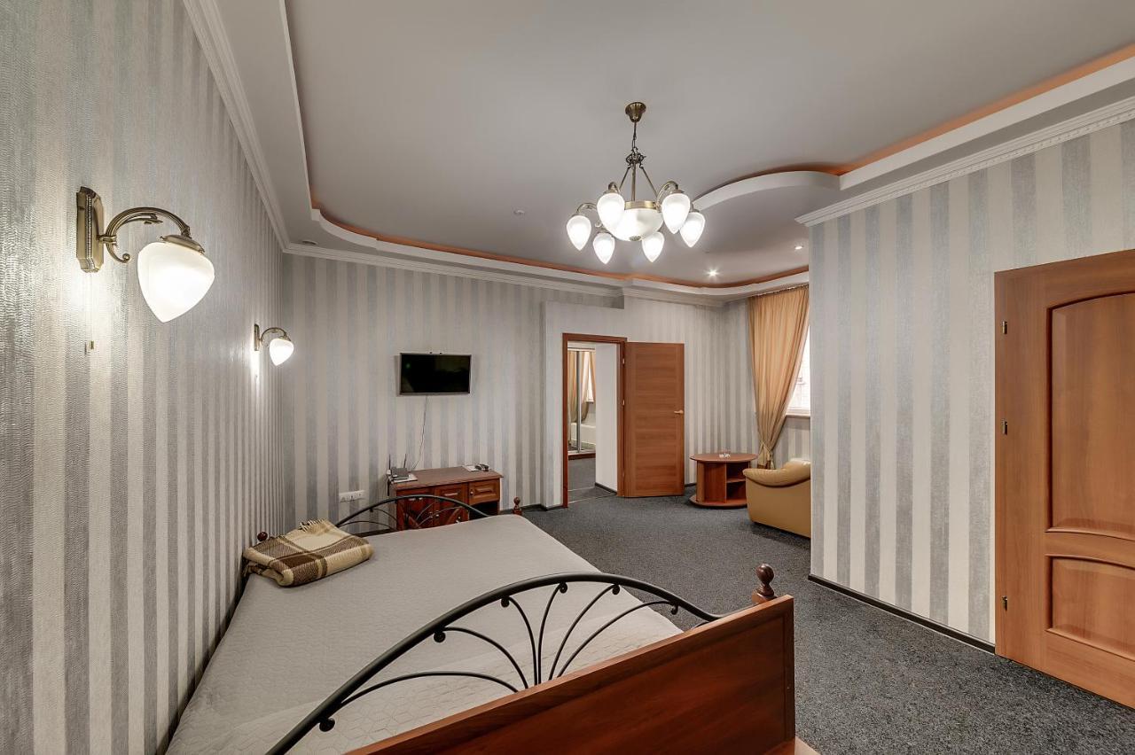 Soborniy Hotel Zaporizhia ภายนอก รูปภาพ