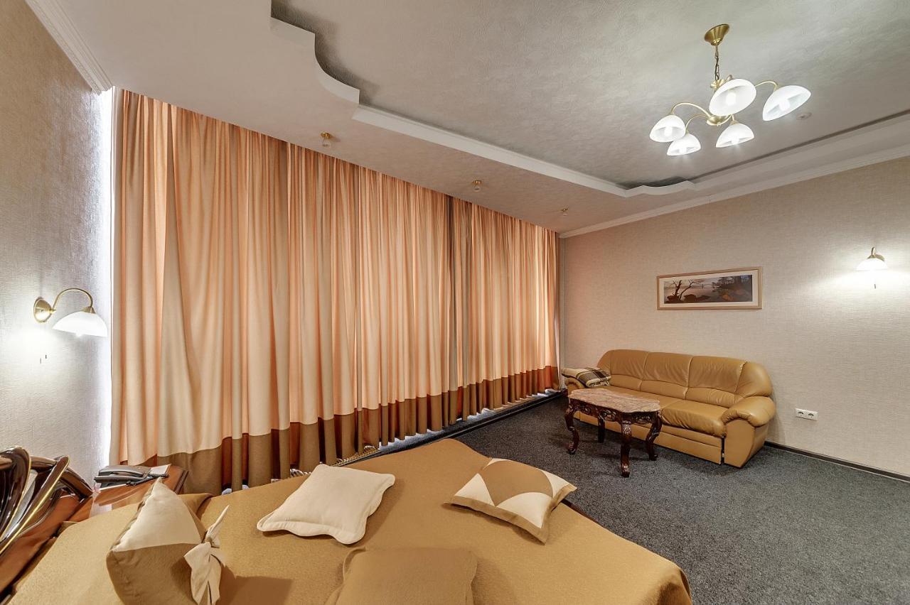 Soborniy Hotel Zaporizhia ภายนอก รูปภาพ